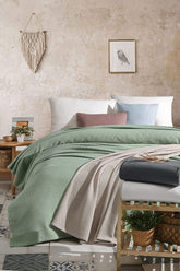 Honeycomb bedspread